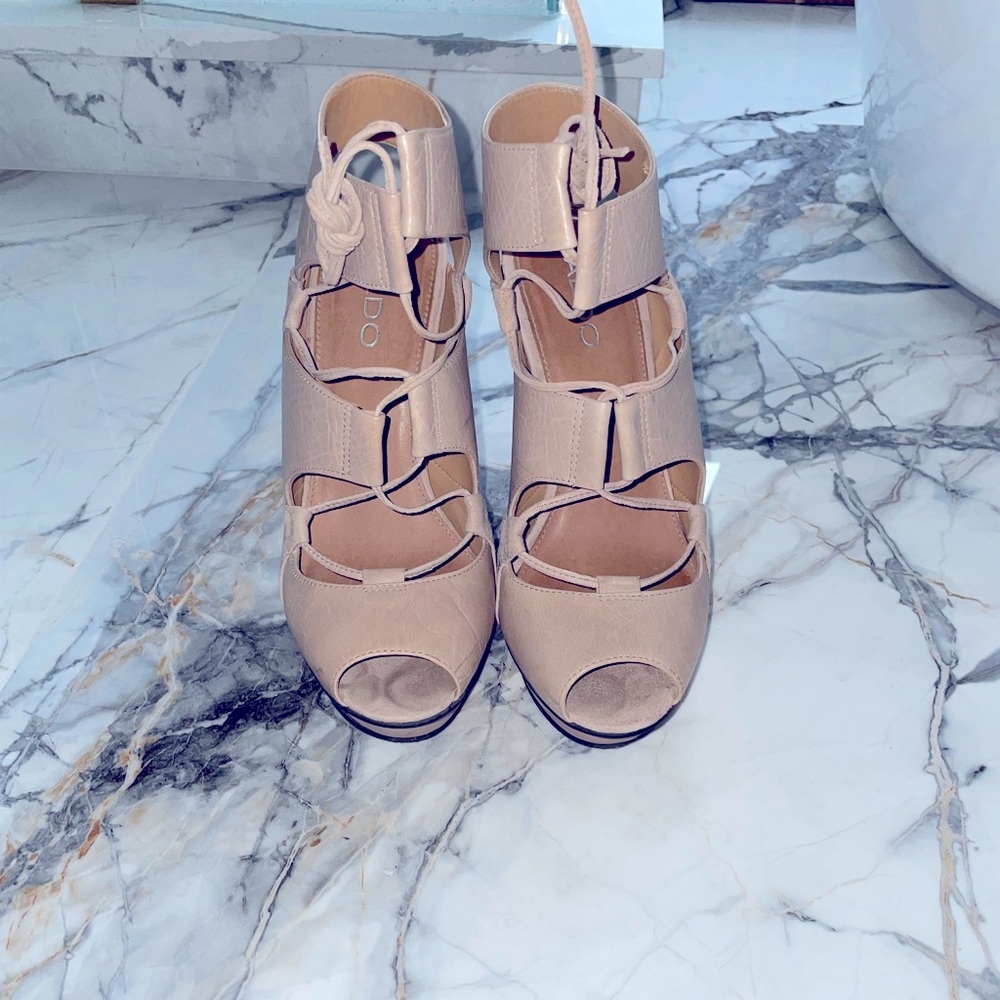 Aldo Beige • Nude Leather & Suede Sandal. Has Laces. Sz 8